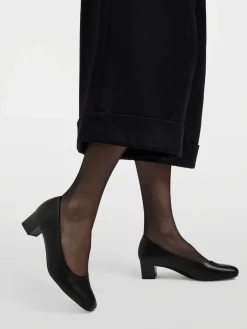 Ladies Black Slip On Comfort Shoes