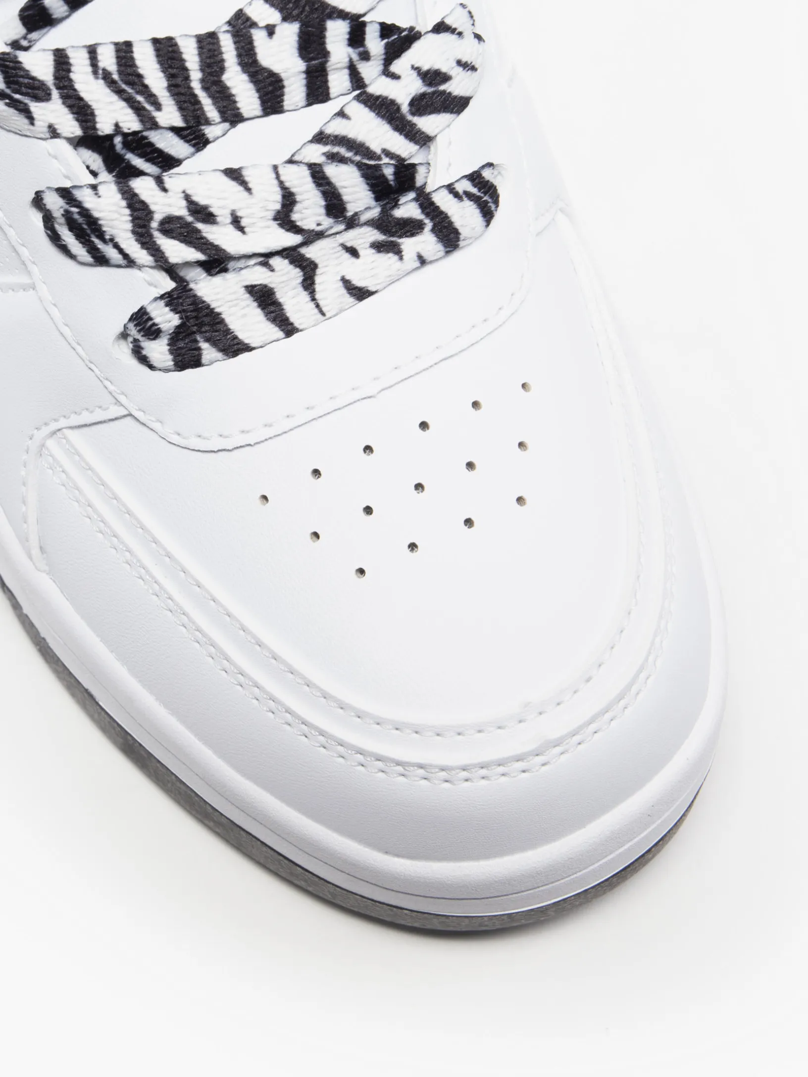 Rebound Heritage Skate White/Black Trainers