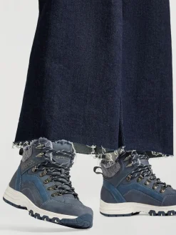 Women's Bench Walking Boot