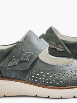 Womens Comfort Shoes.